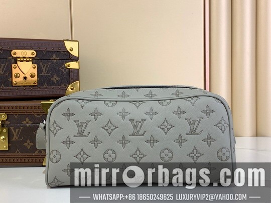 LV Bags Dopp Kit m14843 15x16.5x28cm gf2