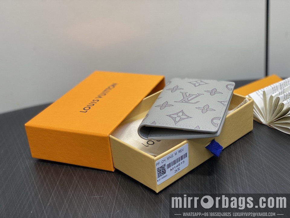 LV Bags M14915 11.1x1x7.5cm gf