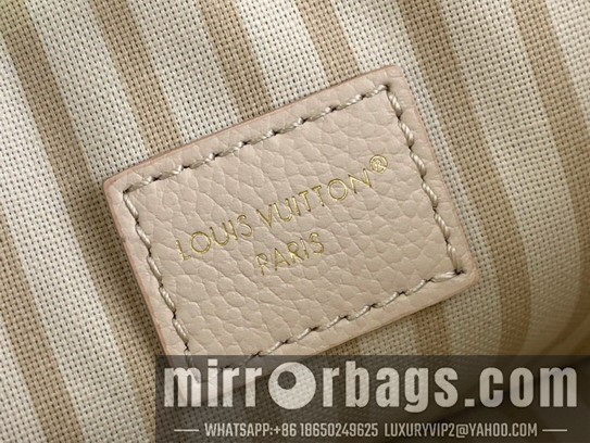 LV Bags Diane M13642 10.5x6x19cm gf