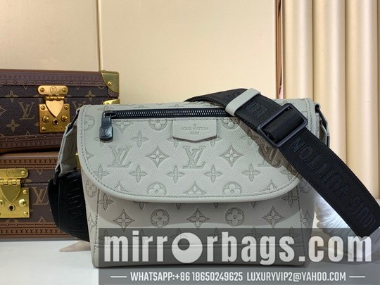 LV Bags Pulse M14912 17x11x26.6cm gf