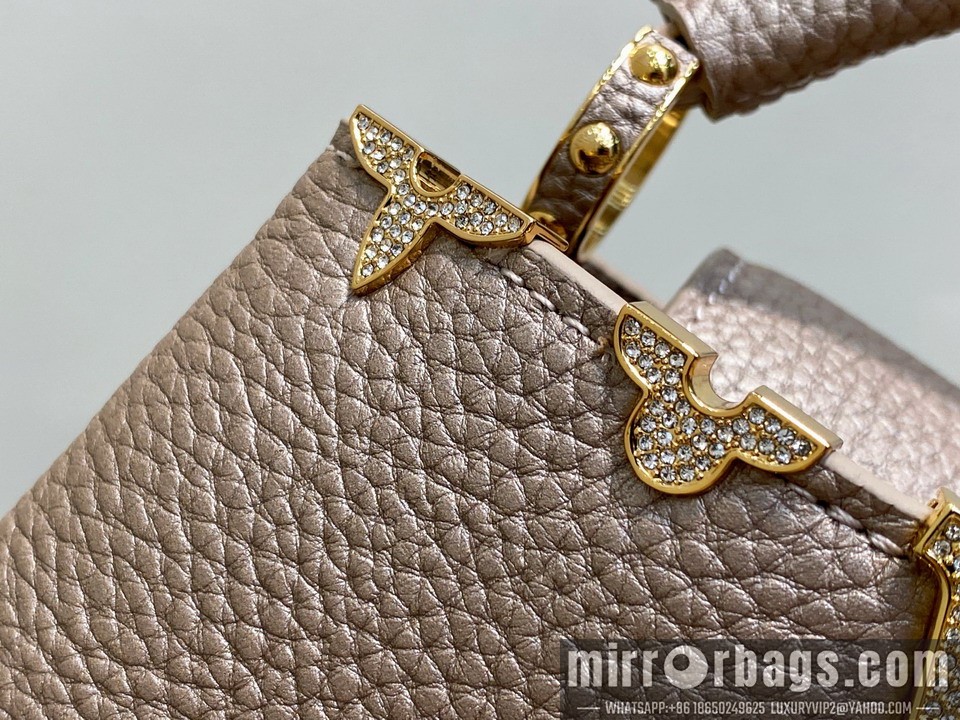 LV Bags Cap M48865 21x14x8cm gf7