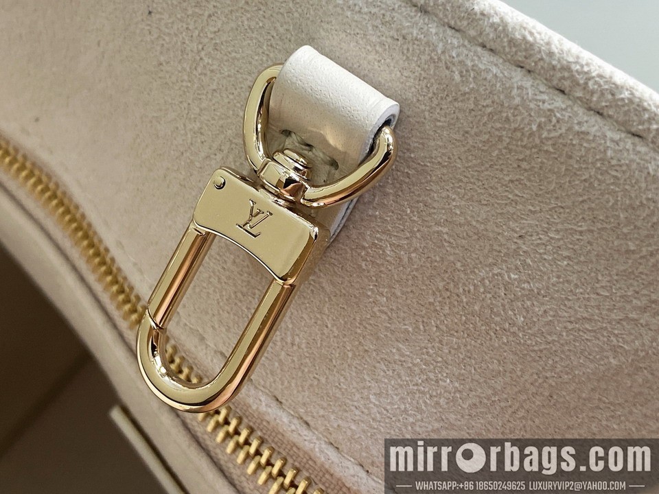 LV Bags On M25770 19x11.5x25cm gf