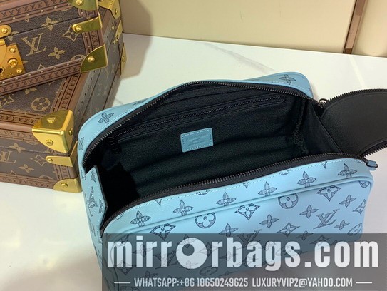 LV Bags Dopp Kit m14843 15x16.5x28cm gf1