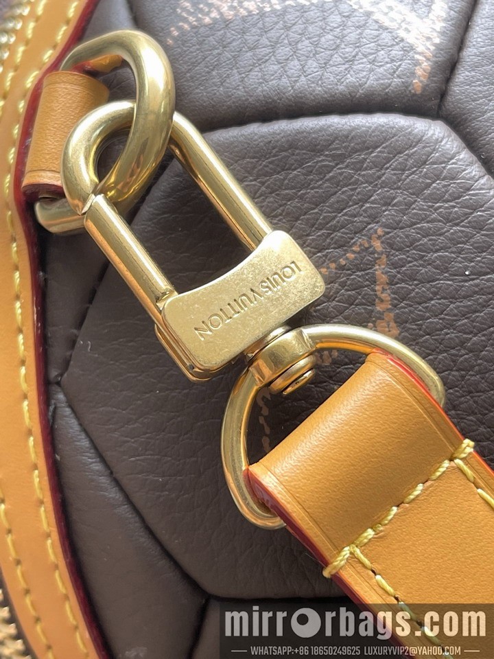LV Bags SoccerBall M13894 19x19x19cm gf