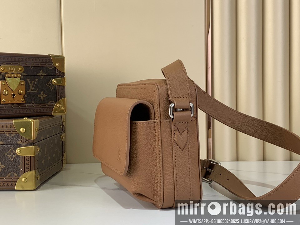 LV Bags Boarding m25981 18x9x24cm gf