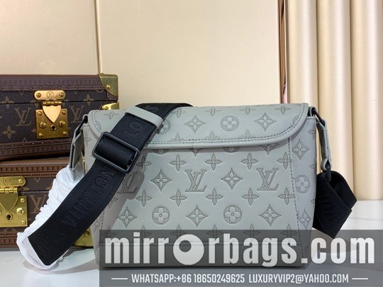 LV Bags Pulse M14912 17x11x26.6cm gf
