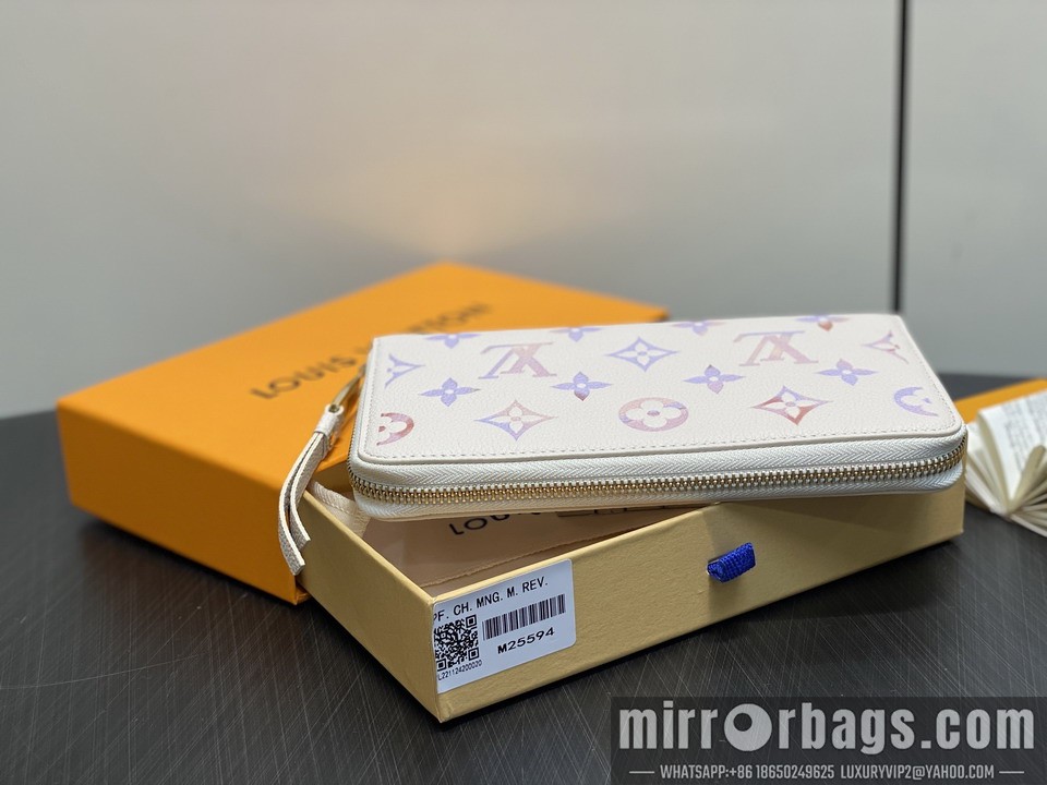 LV Bags Zippy M25594 7.7x4.1x1cm gf