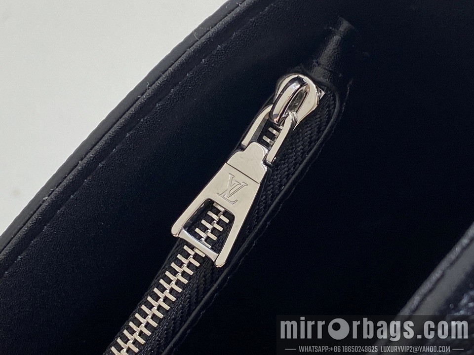 LV Bags Twist M14636 15x7x19cm gf