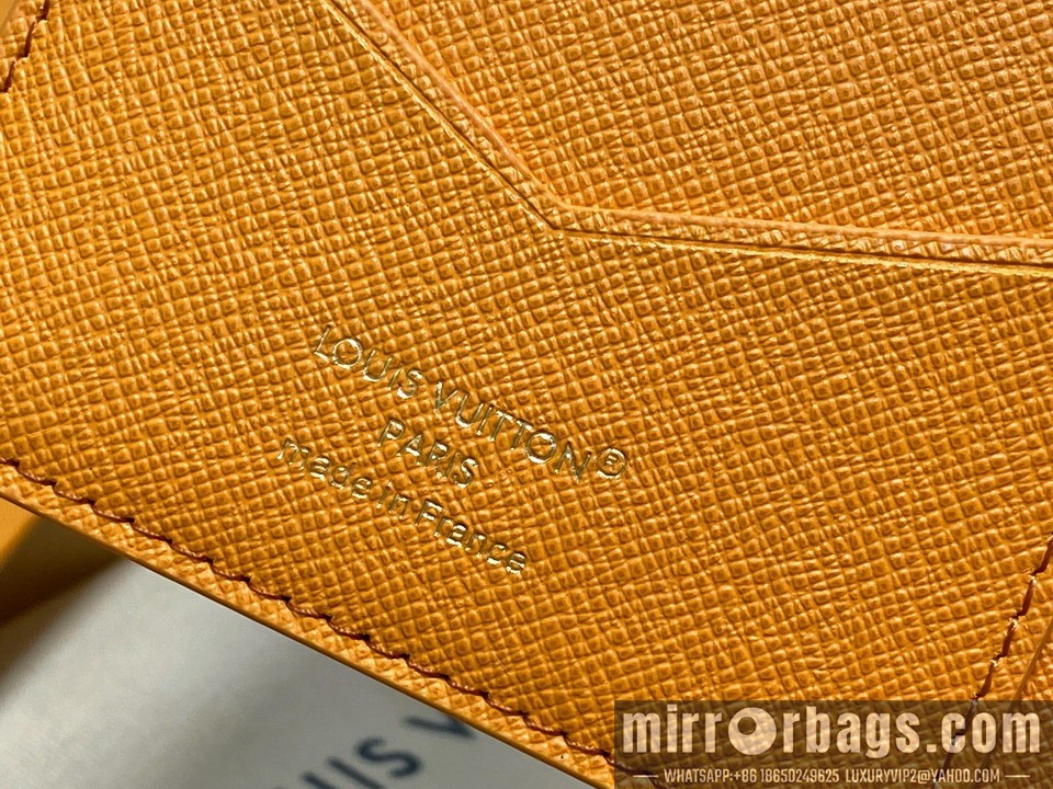 LV Bags M83519 10x14x2.5cm gf1