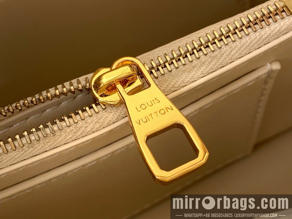 LV Bags Cap m14177 13.6x8x21cm gf