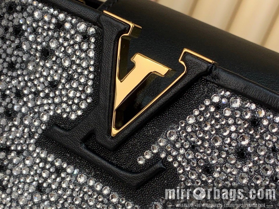 LV Bags Cap M83088 12x7x16cm gf1