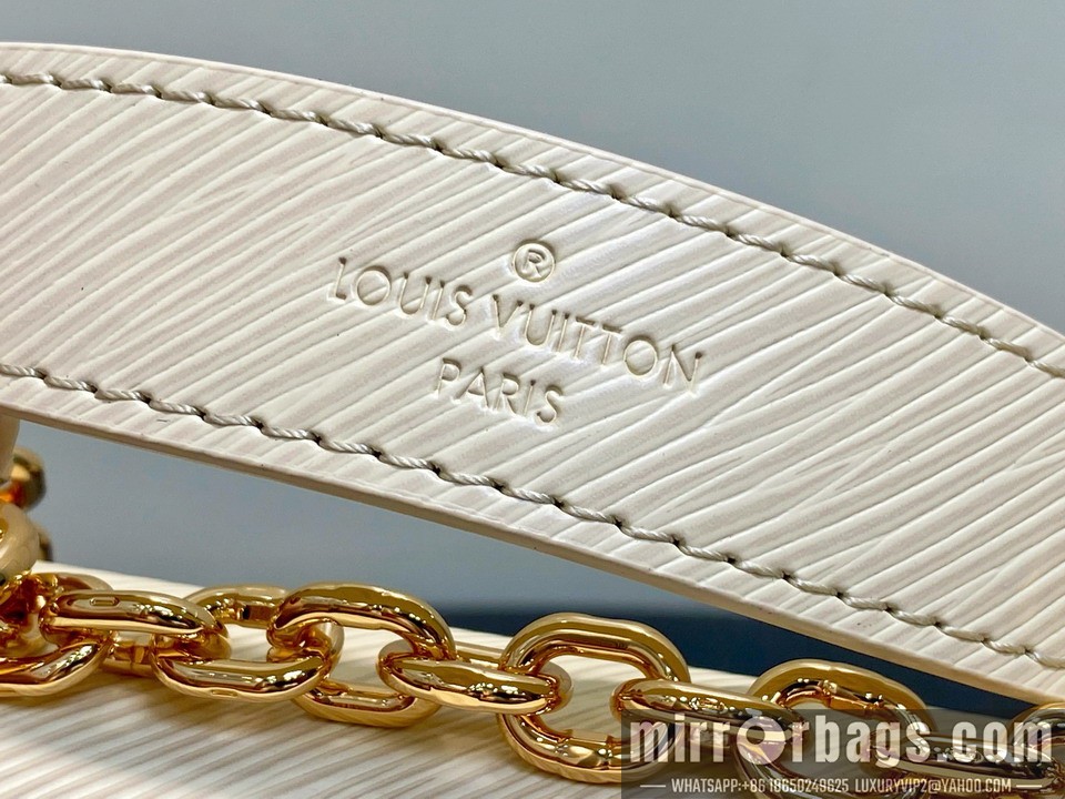 LV Bags Twist M12507 15x9x19cm gf