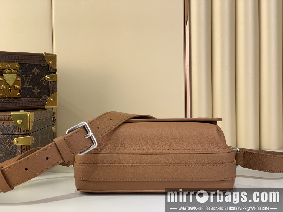 LV Bags Boarding m25981 18x9x24cm gf
