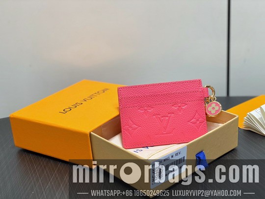 LV Bags Charms M13647 10.2x7.3x0.3cm gf