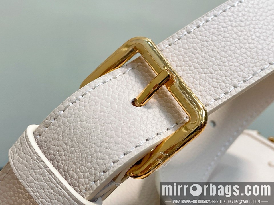 LV Bags Cap M14370 33x24x12cm gf1