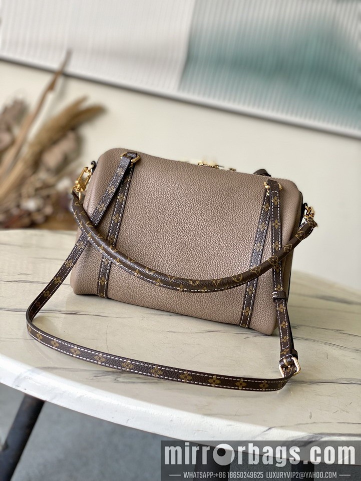 LV Bags M13667 25x15x18cm gf1
