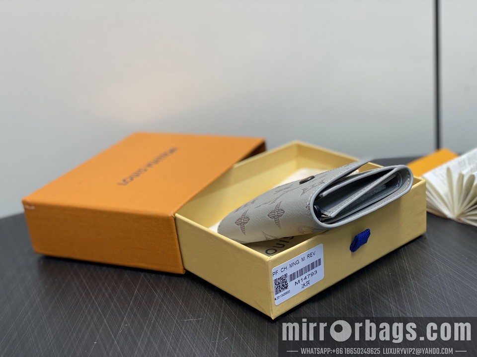 LV Bags Victor M14793 11.5x9x2.5cm gf1