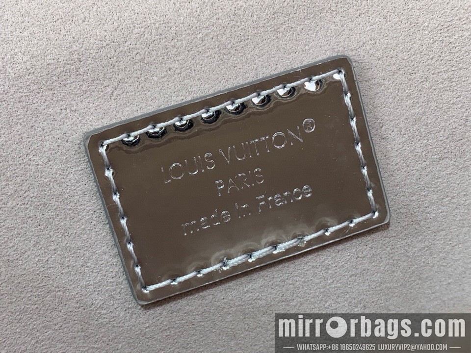 LV Bags Vanity M26097 11.5x6.5x19cm gf