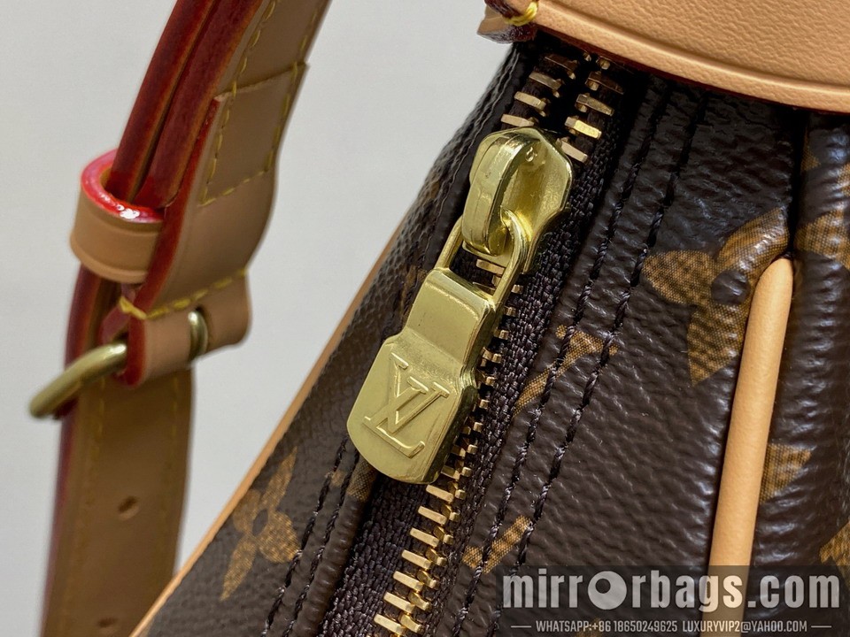 LV Bags Boulogne M51260 23x35x10cm gf