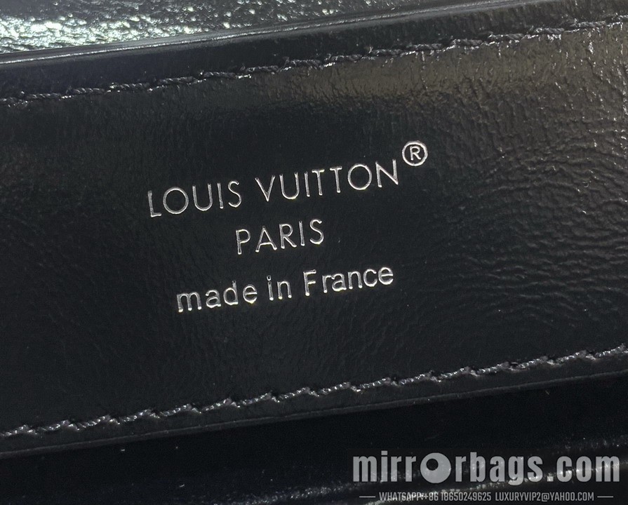 LV Bags Cap m25492 14x8x21cm gf