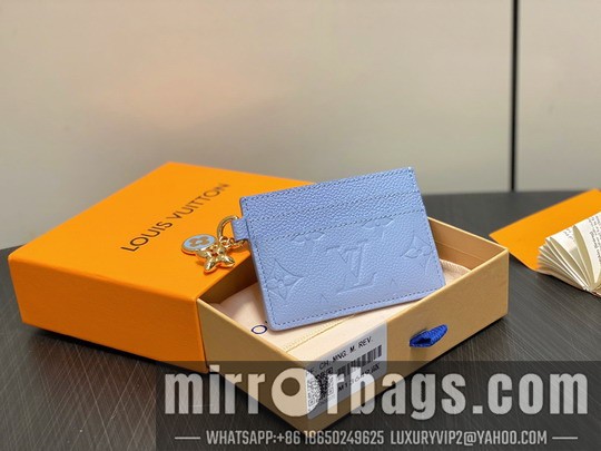 LV Bags Charms M13649 10.2x7.3x0.3cm gf