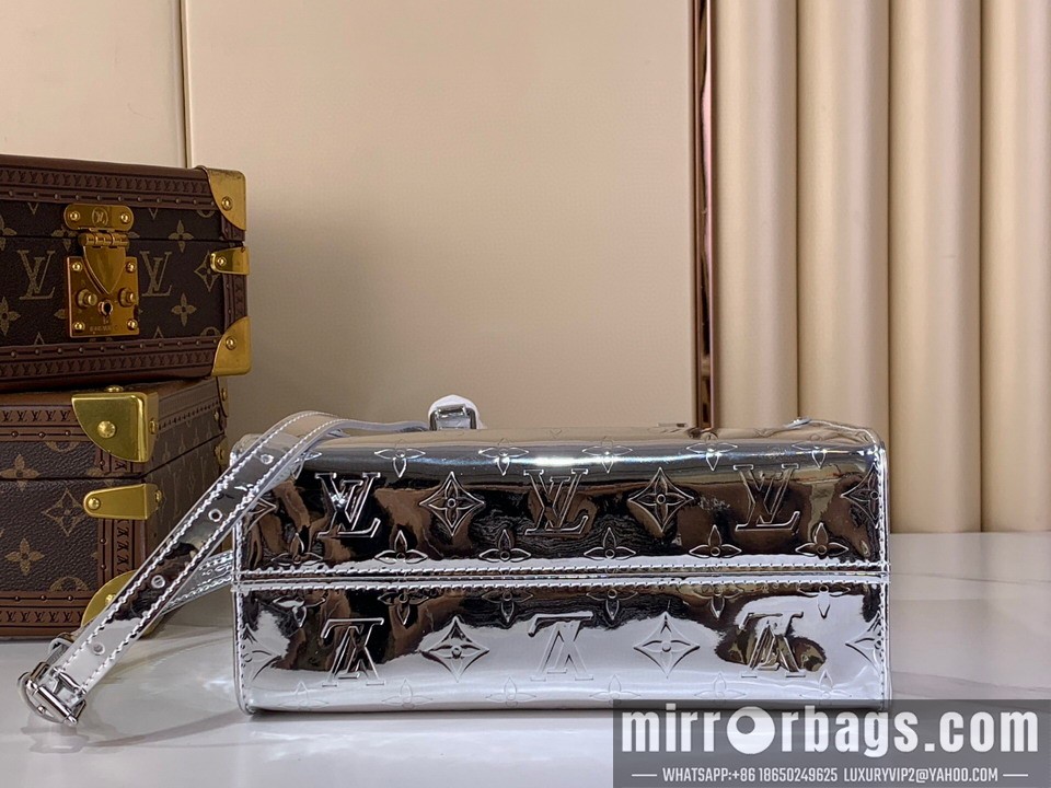 LV Bags On m26373 19x11.5x25cm gf