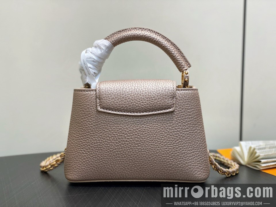 LV Bags Cap M48865 21x14x8cm gf7