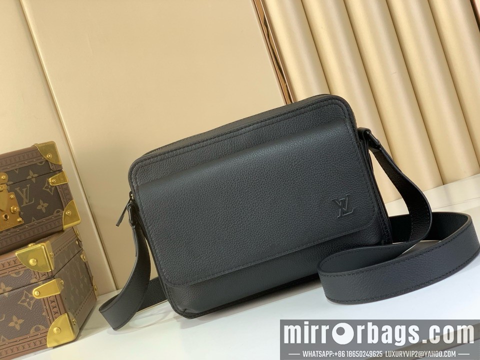 LV Bags Boarding m15265 18x9x24cm gf