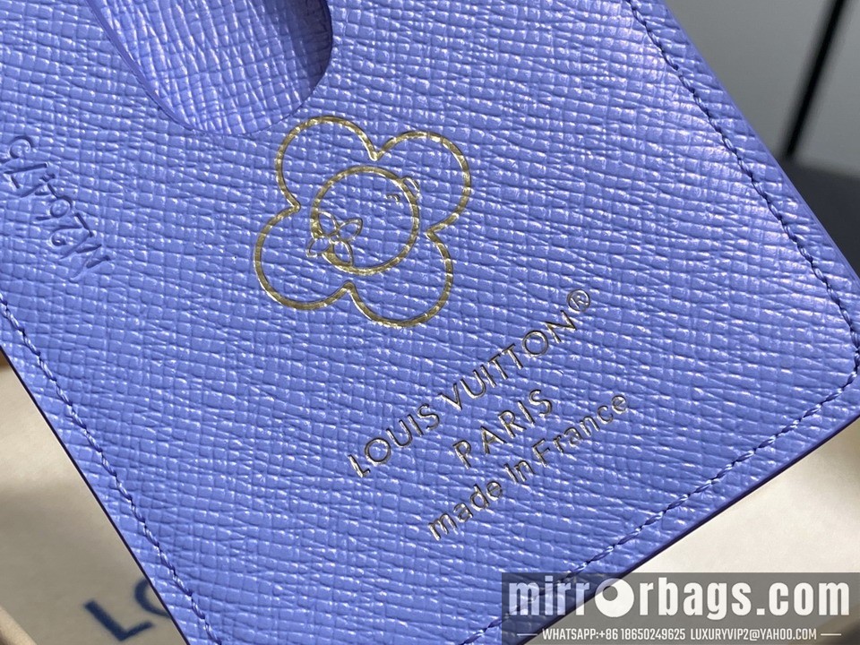 LV Bags Magnet M26475 9.5x0.5x6.5cm gf
