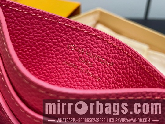 LV Bags Charms M13647 10.2x7.3x0.3cm gf