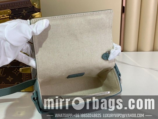 LV Bags Steamer M13889 18x11x6.5cm gf