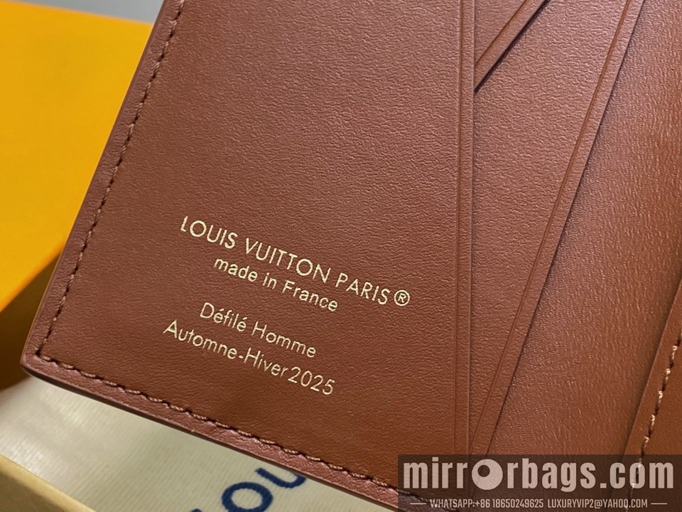 LV Bags M26072 11.1x1x7.5cm gf6