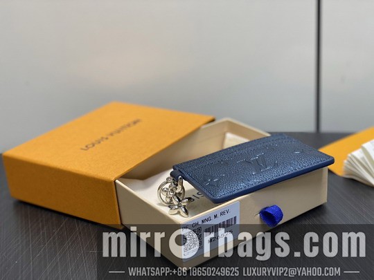 LV Bags Charms M26525 10.2x7.3x0.3cm gf