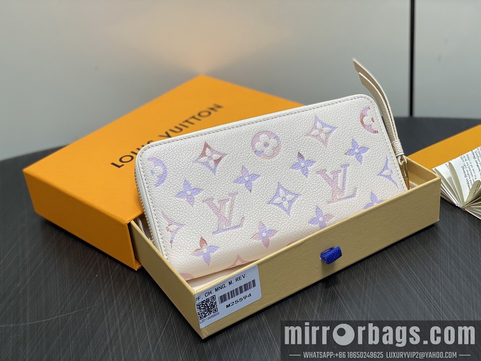 LV Bags Zippy M25594 7.7x4.1x1cm gf