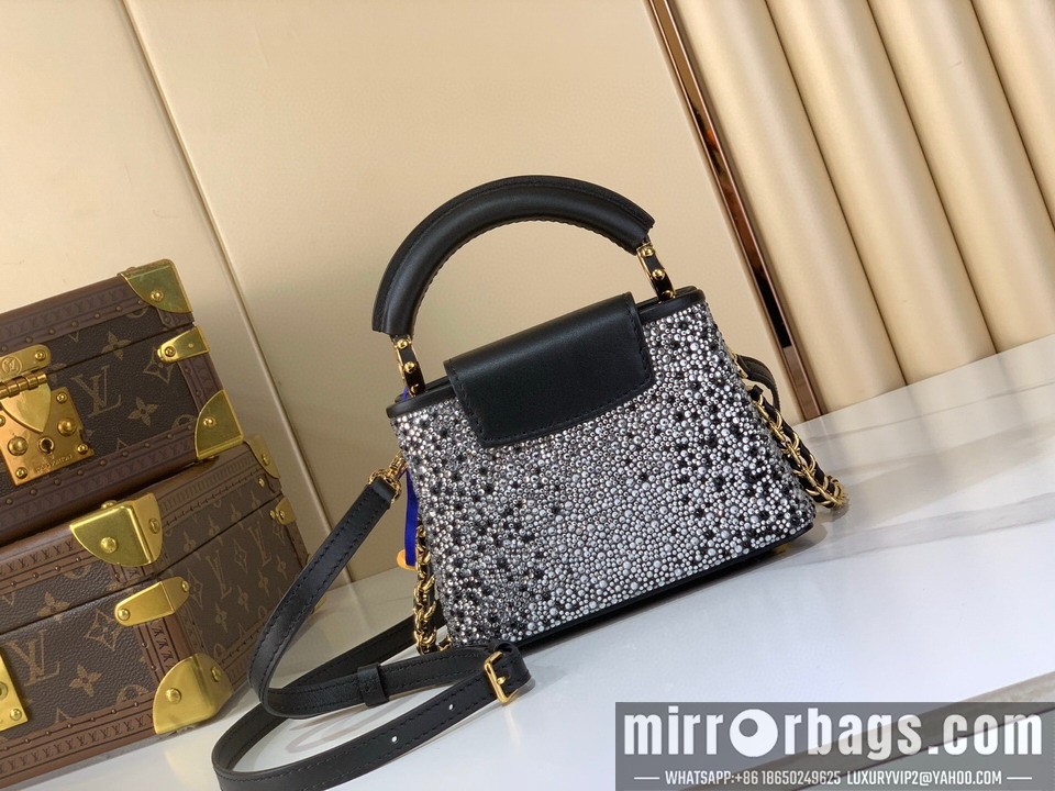 LV Bags Cap M83088 12x7x16cm gf1