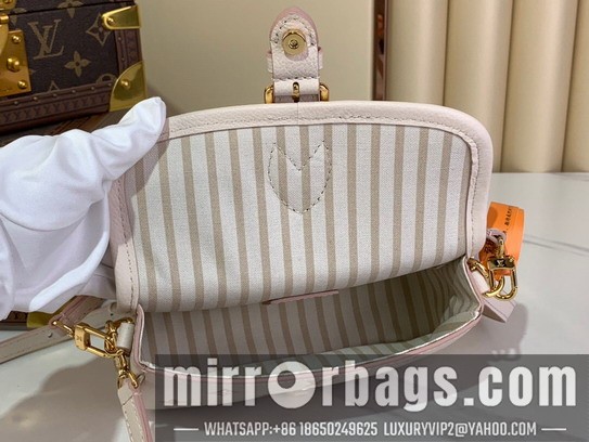 LV Bags Diane M13642 10.5x6x19cm gf