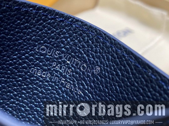LV Bags Charms M26525 10.2x7.3x0.3cm gf