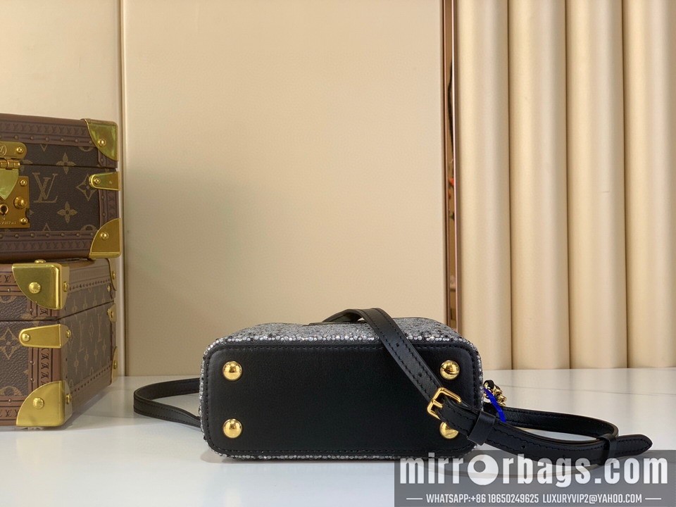 LV Bags Cap M83088 12x7x16cm gf1