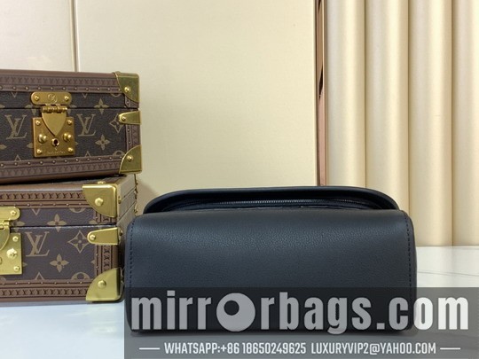 LV Bags Messenger M14874 26.6x17x11cm gf