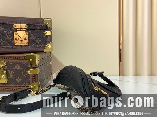 LV Bags Bumbag m14353 31x15x6cm gf