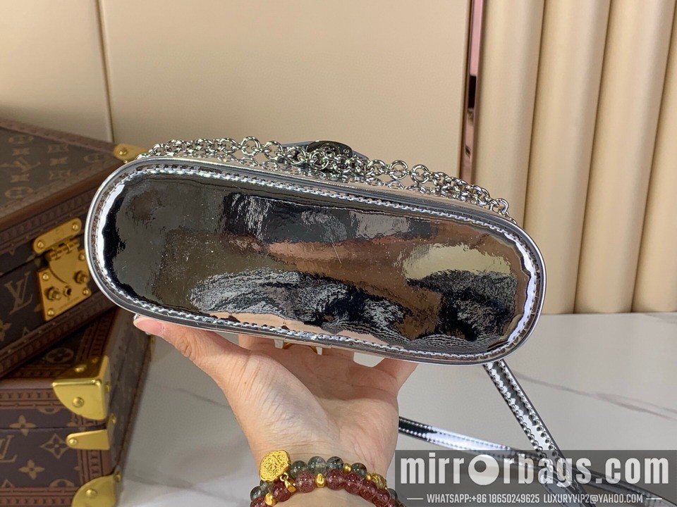 LV Bags Vanity M26097 11.5x6.5x19cm gf