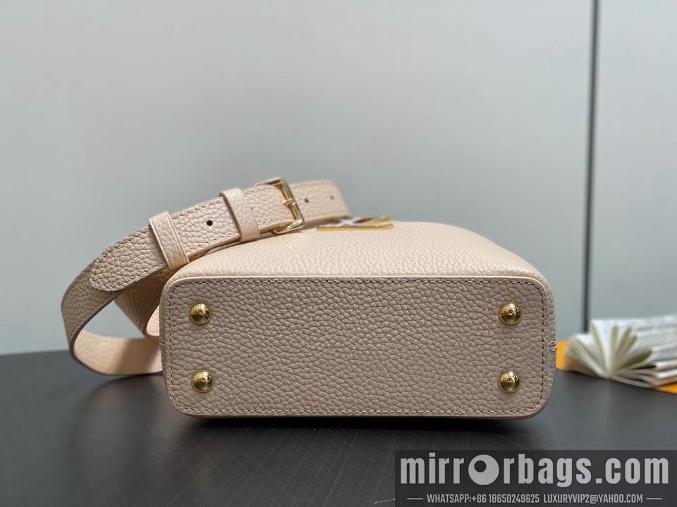 LV Bags Cap M25461 21x14x8cm gf
