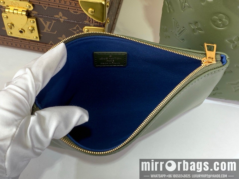 LV Bags Coussin m15228 38x33x10cm gf