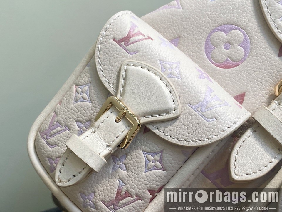 LV Bags Backup M15113 20x22x14cm gf