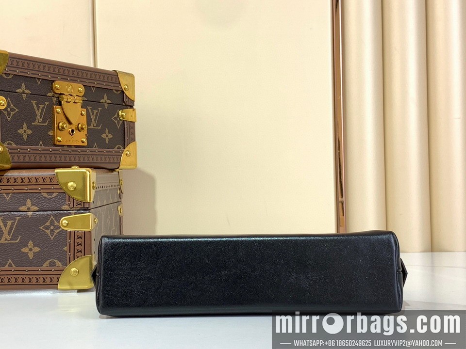 LV Bags M15206 17x6x24cm gf