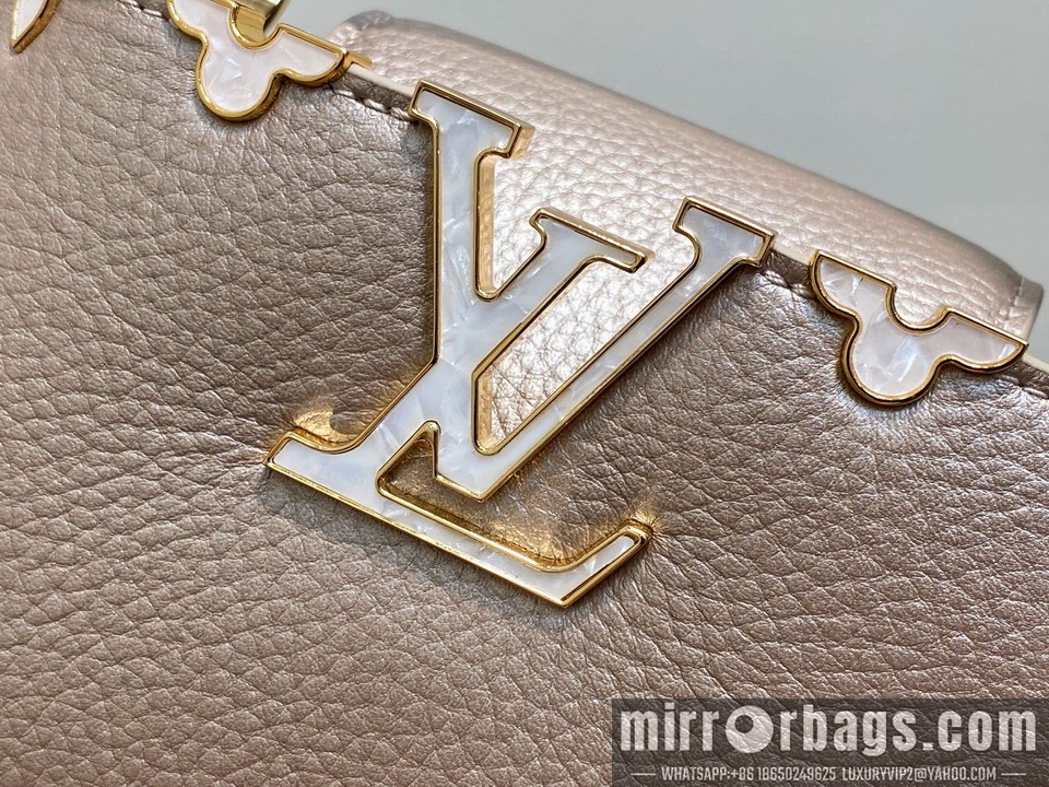 LV Bags Cap M22436 21x14x8cm gf