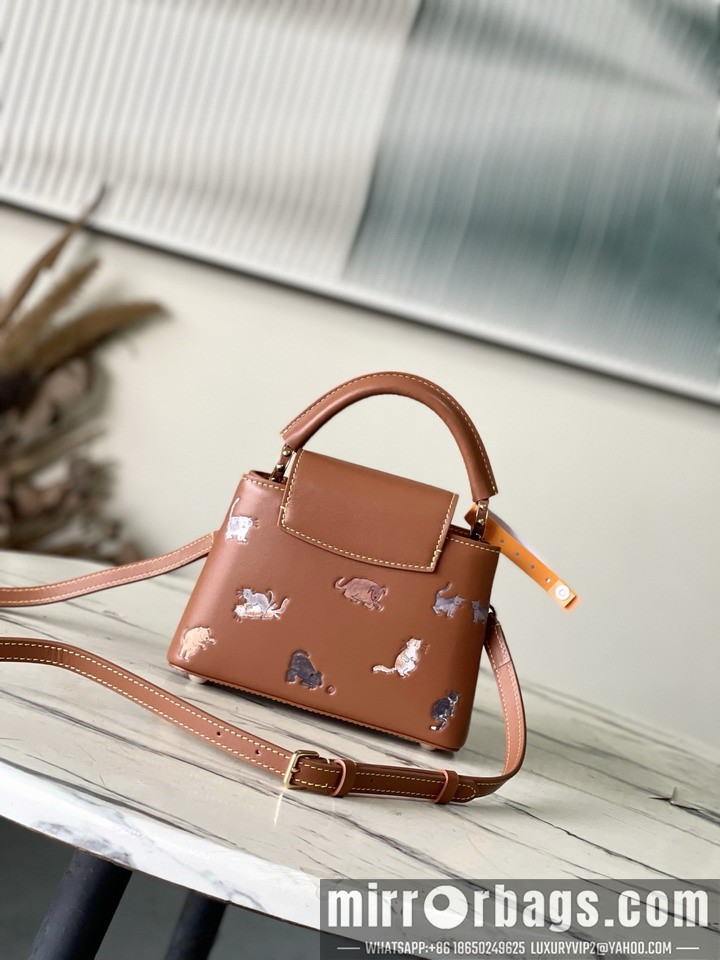 LV Bags Cap M25874 21x13.6x8cm gf