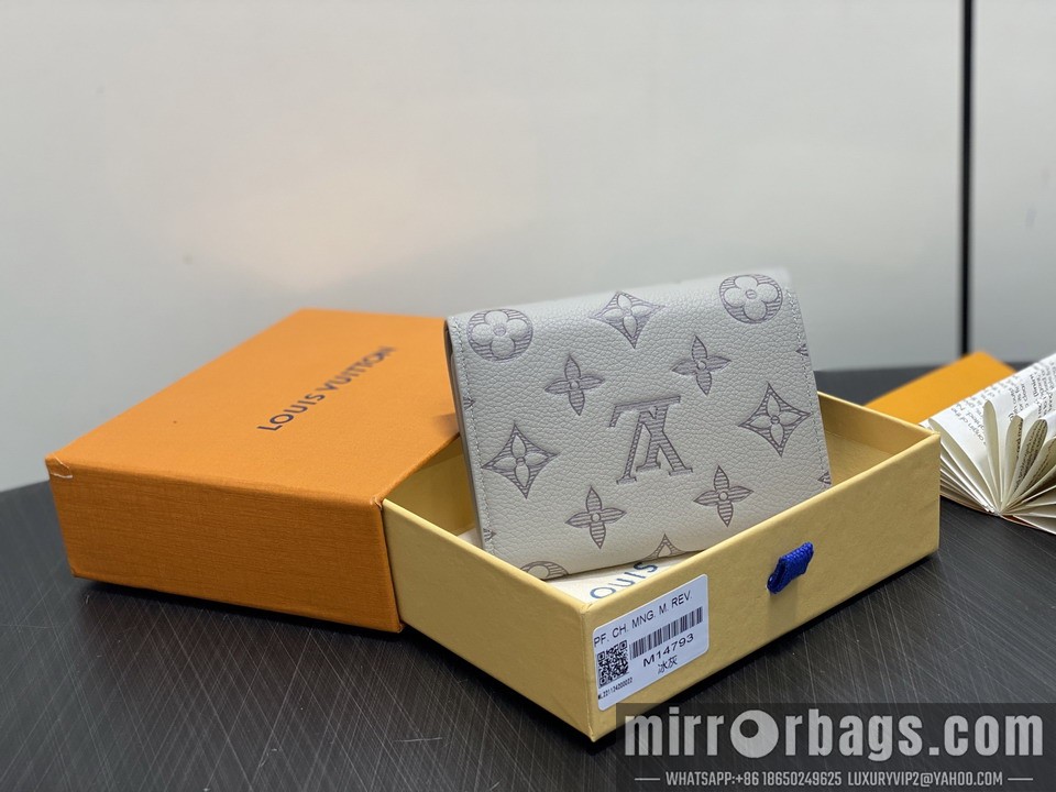 LV Bags Victor M14793 11.5x9x2.5cm gf1