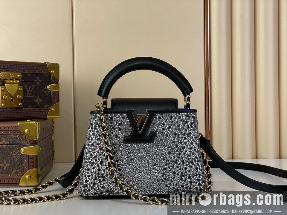LV Bags Cap M83088 12x8x22cm gf1