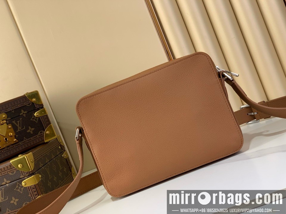 LV Bags Boarding m25981 18x9x24cm gf